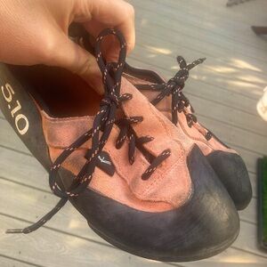 Five-Ten Stealth C4 suede rock climbing shoes, women’s size 8, in good used cond